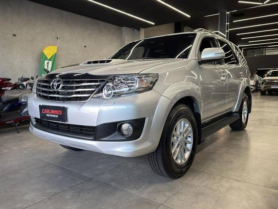 TOYOTA HILUX SW4 3.0 SRV 4X4 16V TURBO INTERCOOLER DIESEL 4P AUTOMÁTICO TOYOTA HILUX SW4 3.0 SRV 4X4 16V TURBO INTERCOOLER DIESEL 4P AUTOMÁTICO